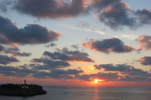 zářijový východ slunce Mallorca -Portocolom